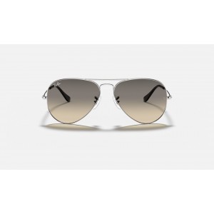 Ray Ban Aviator Gradient RB3025 Light Gray Gradient Silver Sunglasses